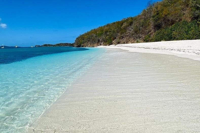 Icacos Island 7-Hour Luxury Yacht Charter (66ft | Up to 12 Guests)