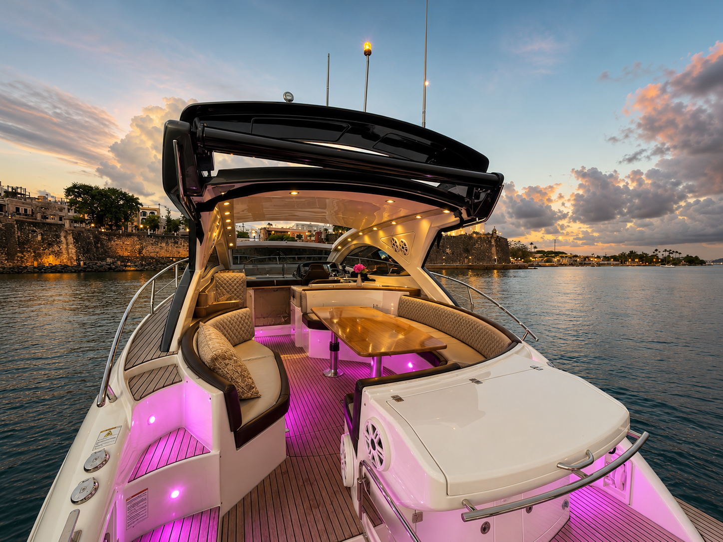 San Juan Luxury Yacht – 40ft (Up to 8 Guests)